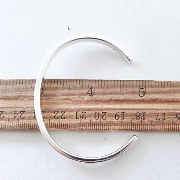 *SOLD* Tiffany & Co. Narrow Cuff Bracelet. - Picture 8 of 8